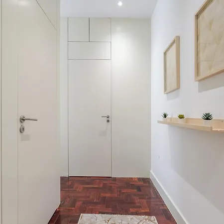 Apartment Renovated & Quiet 1-bedroom In Santa Catarina