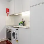 Renovated & Quiet 1-bedroom In Santa Catarina شقة