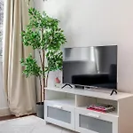 Lägenhet Renovated & Quiet 1-bedroom In Santa Catarina