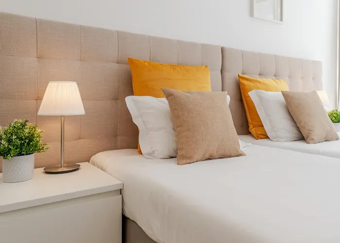 Renovated & Quiet 1-bedroom In Santa Catarina * 波尔图