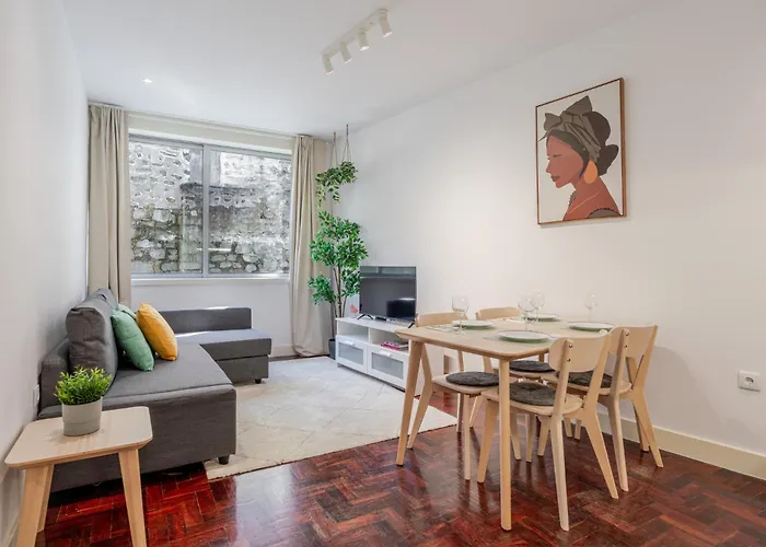 Renovated & Quiet 1-bedroom In Santa Catarina 公寓