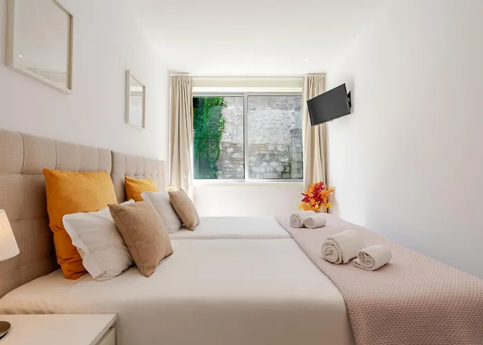 Renovated & Quiet 1-bedroom In Santa Catarina * Porto