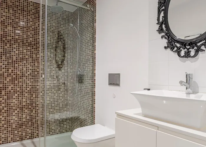 Renovated & Quiet 1-bedroom In Santa Catarina