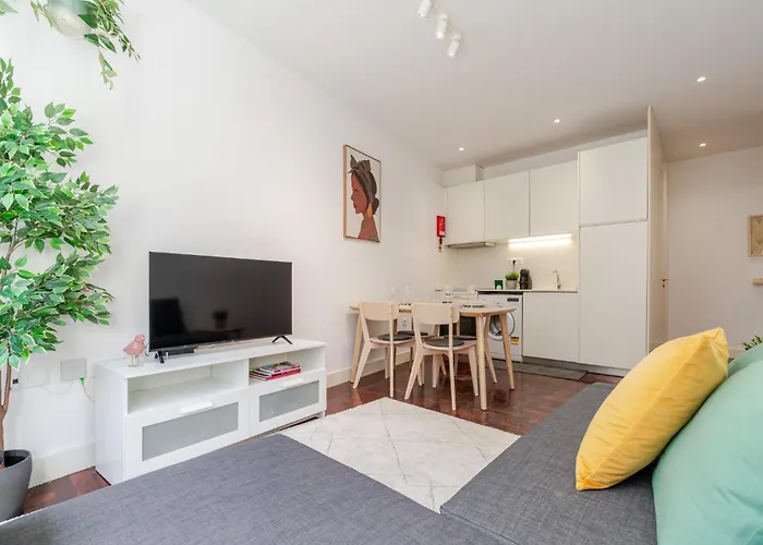 Apartament Renovated & Quiet 1-bedroom In Santa Catarina *